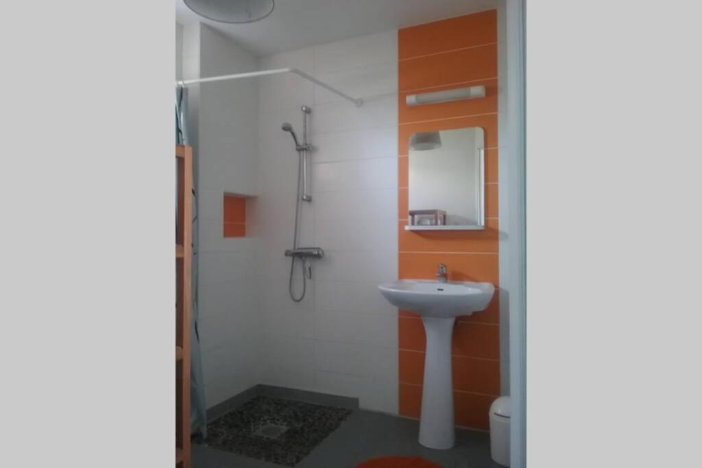 Le Val Joyeux Apartment รัวย็อง ภายนอก รูปภาพ